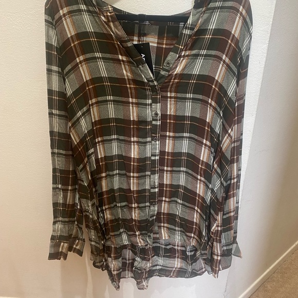 NWT plaid shirt - Picture 2 of 6